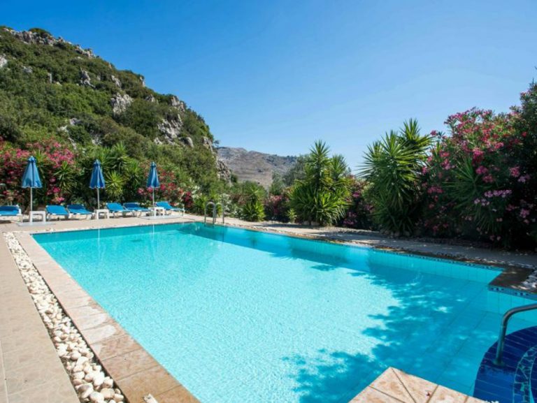 Infinity swimmingpool